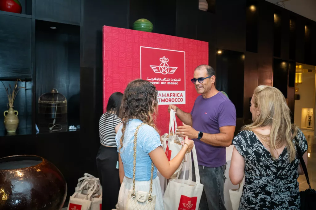 Distribution des goodies et cadeaux de bienvenue Royal Air Maroc Tunisie by AskEvent